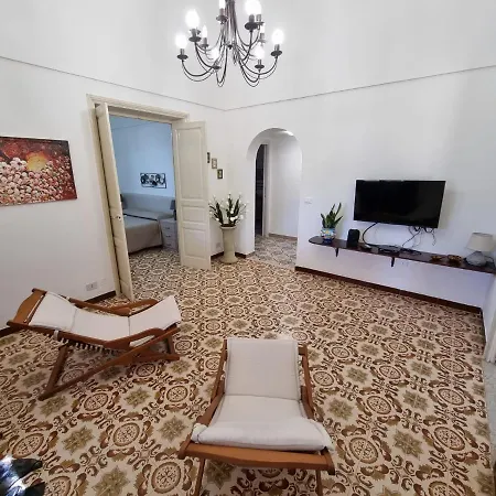 Dammuso Stelle E Luna Tatil Evi Scauri (Sicily)